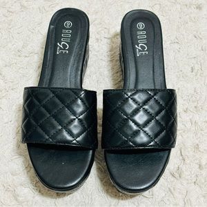 ROUGE Helium Platform Quilted Faux Leather Black Sandals Sz 9
